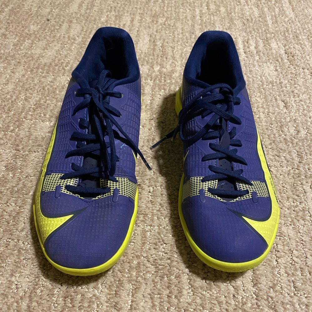 Nike Mercurial Indoor soccer shoes. 3.5Y.